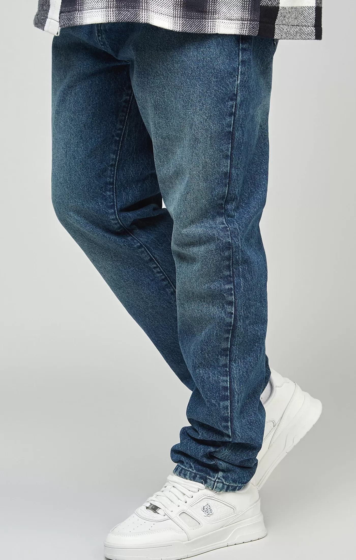 Best Sale Jeansy z prostej kroju środkowego niebieskiego Dżinsy